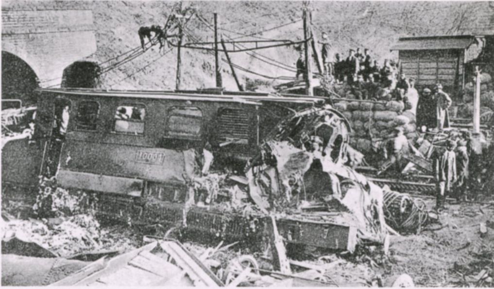 貨物列車逆行転覆事故（1918）。Wikiより転載
