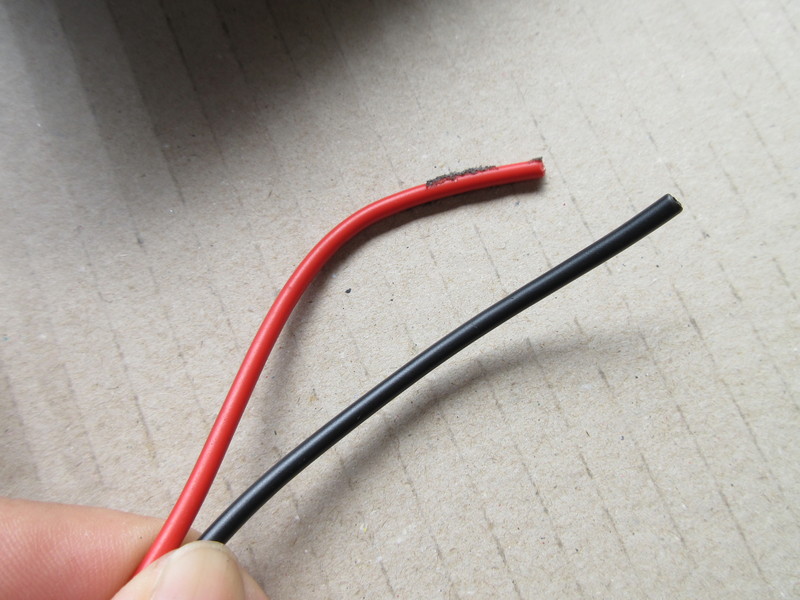 バイク配線処理のための電工ペンチ